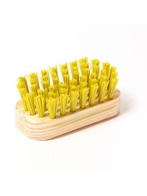 ESCOVA DE MAO OVAL MADEIRA 13X6X5CM UN. PEROVINHA