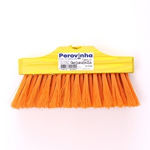 VASSOURA CERLONZINHA INFANTIL UN. PEROVINHA