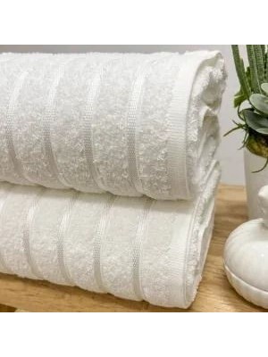 Toalha de Rosto Felpuda Comfort Branco 45x75cm Alta Absorção Toque Macio para Banheiro e Uso Diário